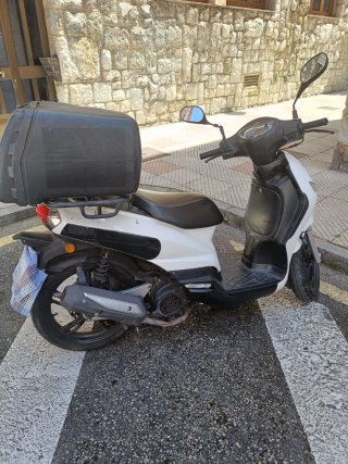 Motor Peugeot 125 Scooter con caja de repartidor
