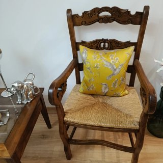 Conjunto 2 Sillas Madera ,mesa .espejo  Y decoraci