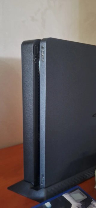 Playstation 4 Slim negro