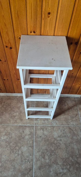 Estantería blanca de madera