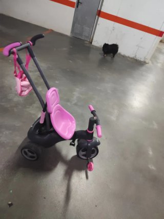 Triciclo para niña rosa y negra