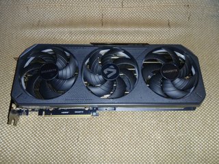 RTX 5070 12GB Gráfica Gigabyte GDDR7 3 FAN