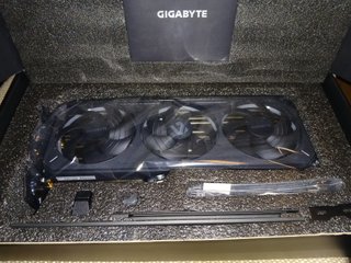 RTX 5070 12GB Gráfica Gigabyte GDDR7 3 FAN