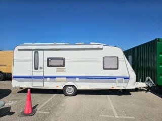 Caravana marca HOBBY 500 tres ambientes.