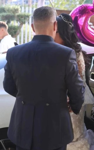 Roberto Vicentti, Traje de novio completo.