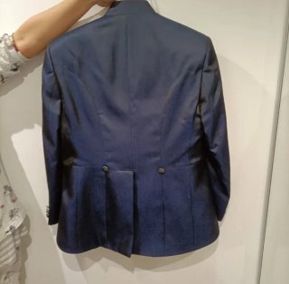 Roberto Vicentti, Traje de novio completo.