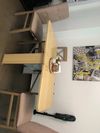 Mesa plegable con 2 sillas . Todo juntoo