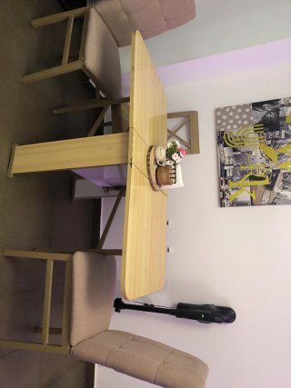 Mesa plegable con 2 sillas . Todo juntoo