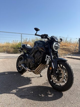 Honda CB650R Full Black 2023 95Cv