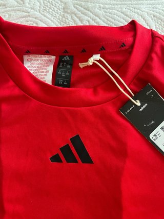 Camiseta Adidas niño roja