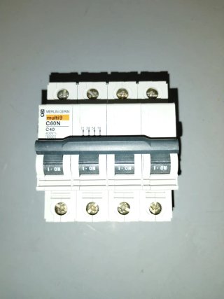 Merlin Gerin C60N 4P 40A 400V Interruptor Automáti