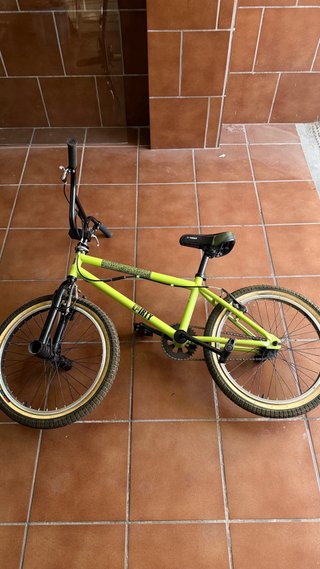 Bicicleta BMX Verde