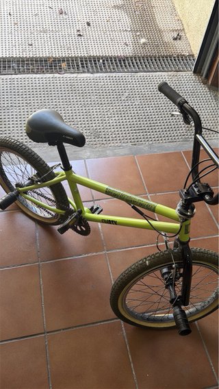 Bicicleta BMX Verde