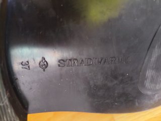 Sandalias Stradivarius negras con tachas