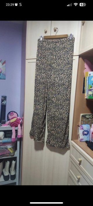 Pantalón estampado leopardo ancho