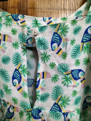 Camisa de tirantes con estampado de tucanes