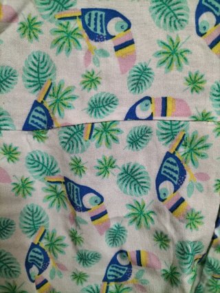 Camisa de tirantes con estampado de tucanes