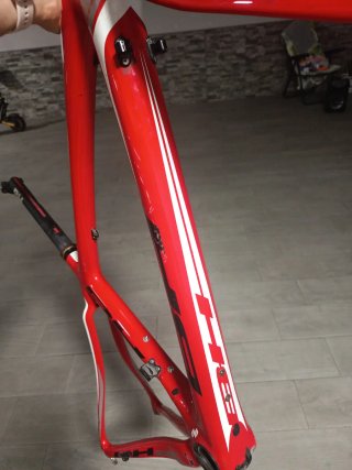 Cuadro y horquilla bh de carbono y tija de alumini
