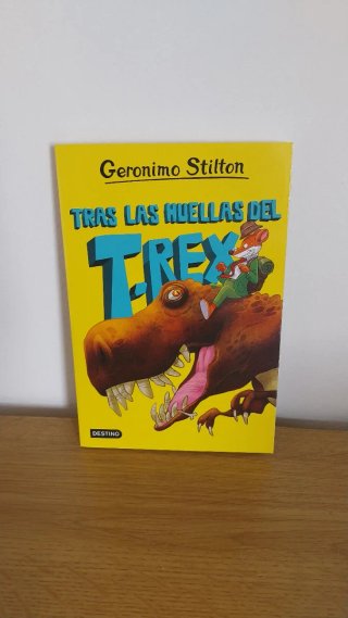 Geronimo Stilton. Tras la huella del T-rex