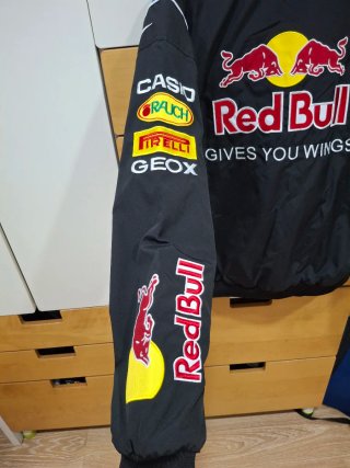 Chaqueta Red Bull Racing F1 Negra y Roja