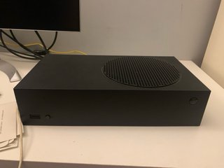 XBOX Series S 1TB NEGRA + Mando Morado