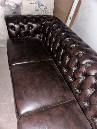 Divano Chesterfield in Pelle Marrone Scuro