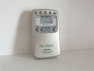 Radio Portátil Sony SRF-M606 FM/AM Mega Bass