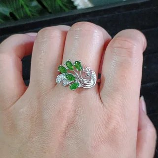 Anillo pavo real peridoto