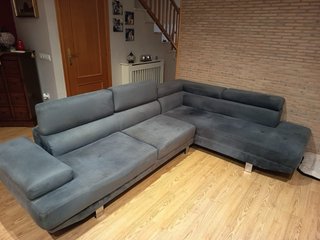 Sofá modular gris de tela