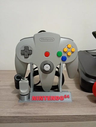 Lote Nintendo 64 con soportes expositores (116)
