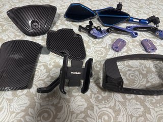 Accesorios Moto Carbono y Azul