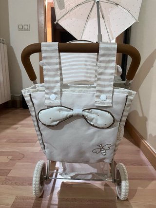 Carrito de juguete para niña