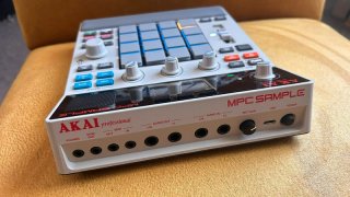 Akai MPC Sample - Controlador MIDI