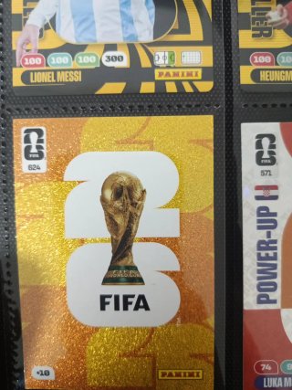 Cambio esta carta por mbappe golf y cristiano gold