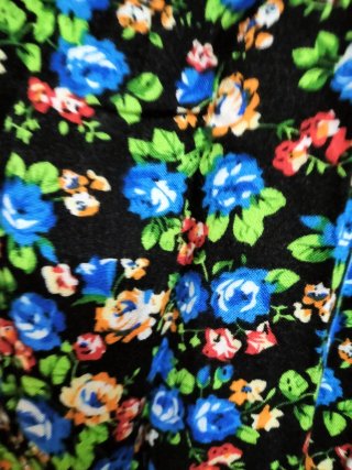Buzo corto estampado floral Talla M