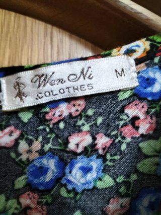 Buzo corto estampado floral Talla M