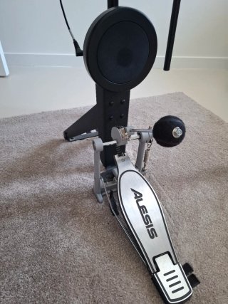 Batería Electrónica Alesis Nitro Mesh