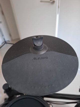 Batería Electrónica Alesis Nitro Mesh