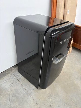 Nevera Smeg Negra