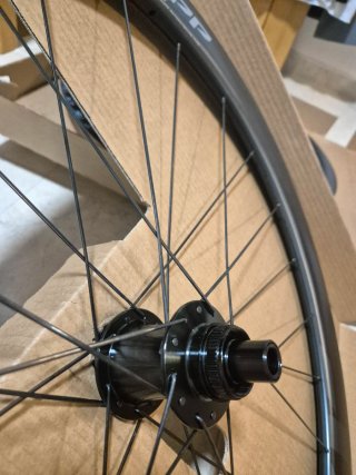 NUEVAS Zipp 303s carbono