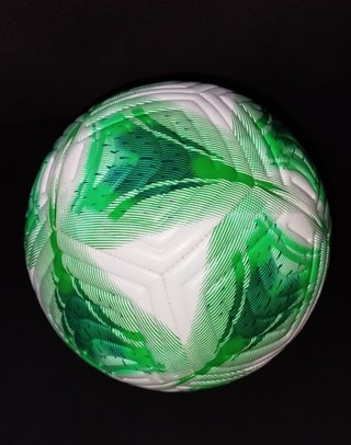Lote fútbol infantil: Botas Tenth talla 33 + Balón