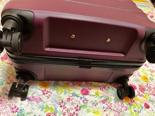 Maleta de viaje Carrefour morada 64L