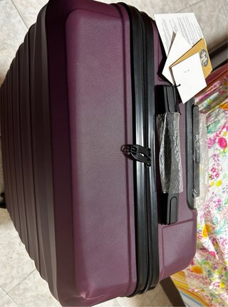 Maleta de viaje Carrefour morada 64L