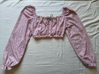 Top floral rosa manga larga