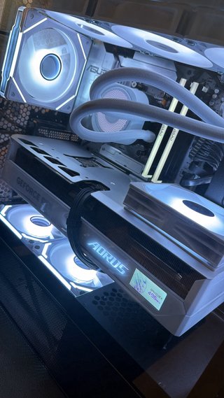 Gigabyte RTX 5080 Master Ice 16GB
