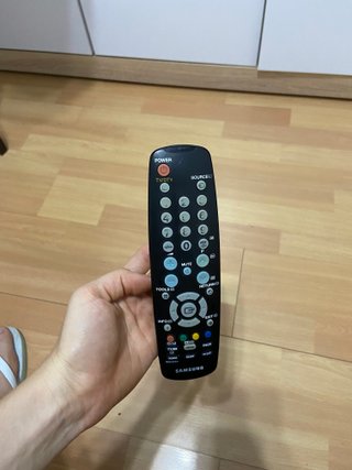 Televisión Samsung 32" + Soporte MacLean