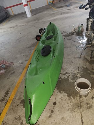 Kayak 2 plazas verde con ruedas. Precio Negociable