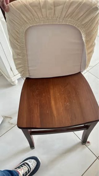 Tavolo da cucina in legno con sedie