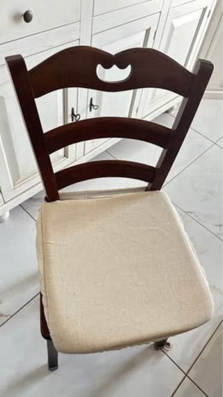 Tavolo da cucina in legno con sedie