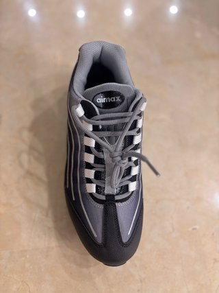 Nike Air Max 95 Zapatillas Negras y Grises